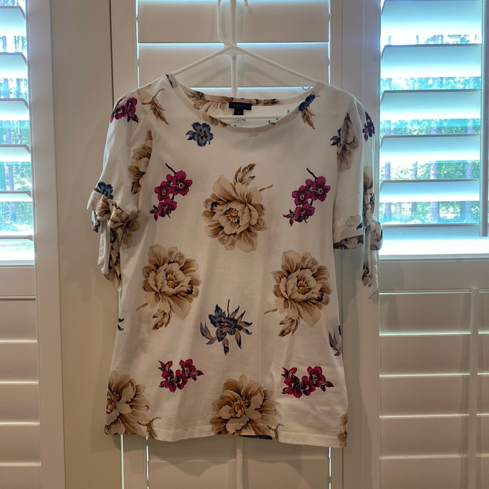 Ann Taylor M Cotton floral blouse